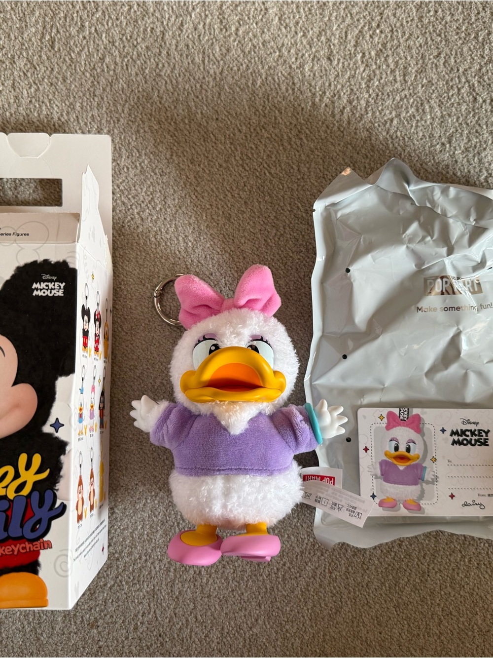 Mickey Family Cute Together Keychain - Daisy Duck